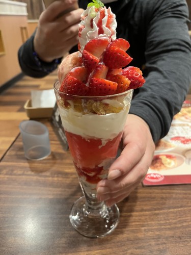Really happy to see more strawberry menus!😍💕