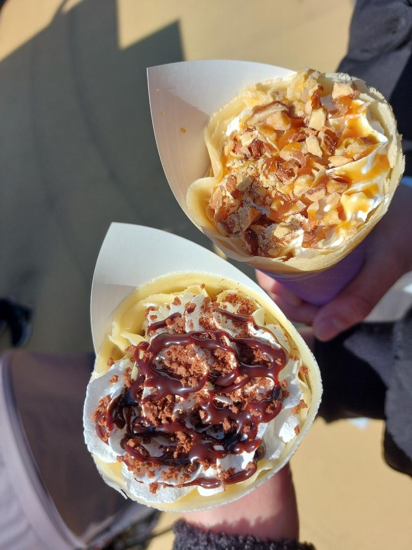 2/11指宿マルシェで食べたクレープ😋 チョコクランチとキャラメルアーモンド だったかな？