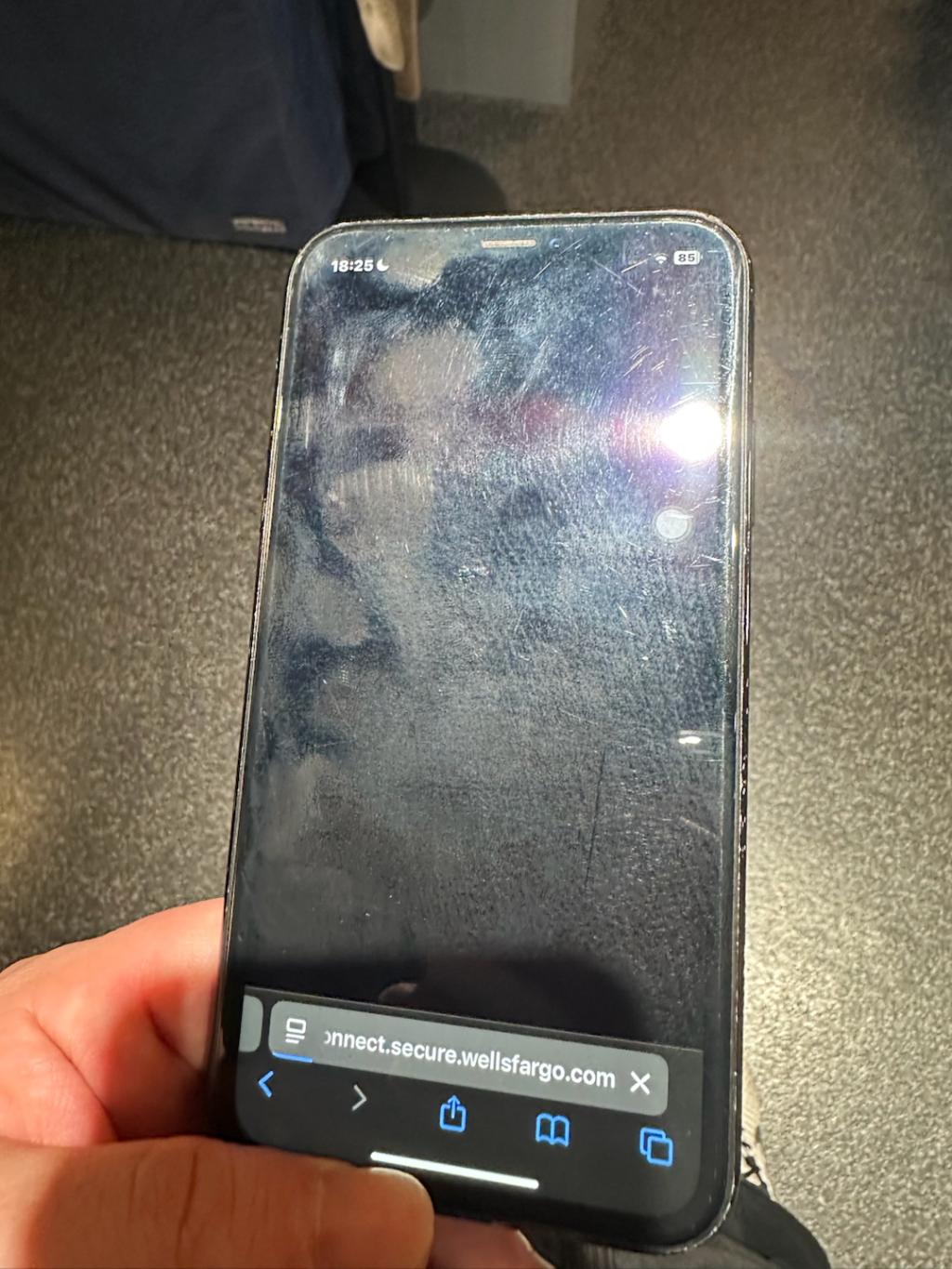 There are all kinds of Alien faces appearing on my phone glass haha…