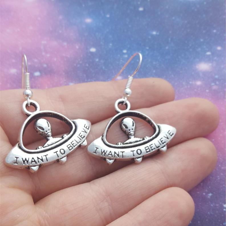 ET Alien UFO Space Astronomy Creative Street Bungee Earrings – photo 3 of 3