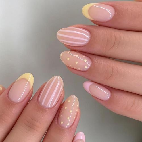 24 Pieces Of Short Almond-shaped Wearable Acrylic Nail Stickers With Yellow Edges And French-styl…