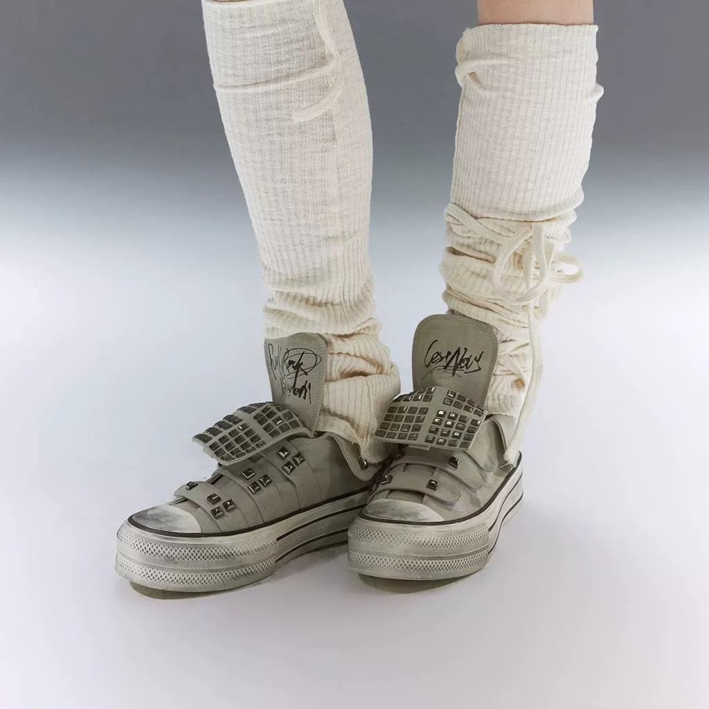 Rivet-decorated Graffiti Lace-up Velcro Canvas Shoes