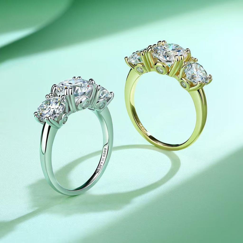 Three Moissanite-Inlaid 925 Ring