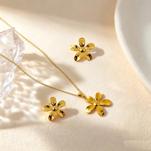 Women 5 Petal Flower Jewelry Set 2Pcs Gold Tone Stainless Steel Flower Pendant Cable Chain Necklace Stud Earrings Minimalist Daily Jewelry Gift For Ladies