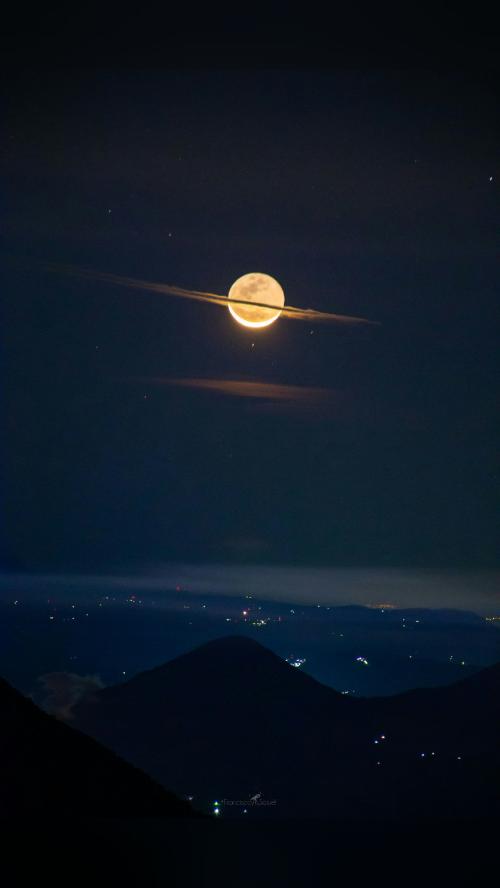 your daily awe The Moon Dressed Like Saturn Why does Saturn appear so…