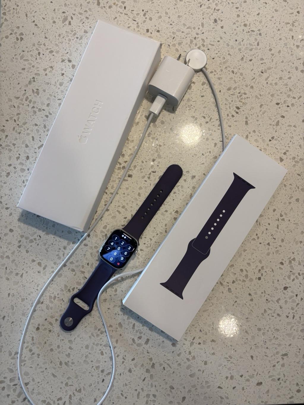 Apple Watch Series 11 42mm Silver Aluminum GPS Only