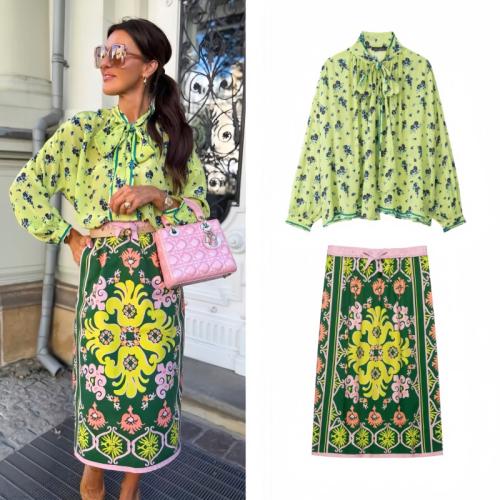 Bow-tie Lace-up Printed Blouse With A Contrasting Midi Skirt