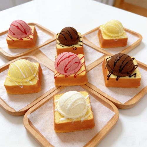 Squishy Toy In The Shape Of A Simulated Toast Ice Cream And Bread