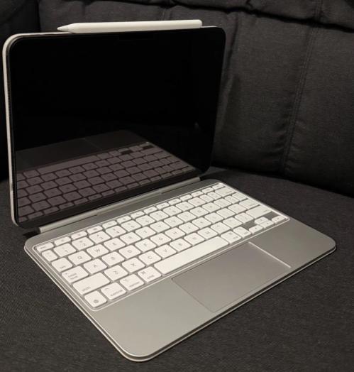 Apple iPad Pro 11’’ M4 256GB w Cellular - Magic Keyboard - Pencil Pro + Extras