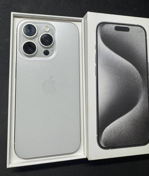 Apple iPhone 15 Pro (Unlocked) - 256 GB - White Titanium - EXCELLENT / 83%