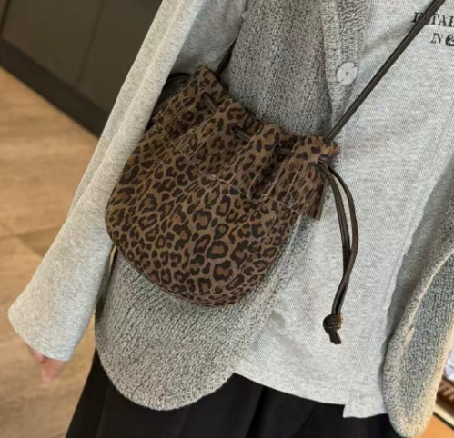 Tassel Bucket Bag, Genuine Leather Single Shoulder Diagonal Cross Bag, 2026 New Drawstring Undera…