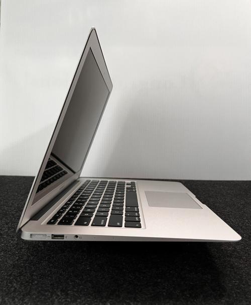 Apple MacBook Air A1466 13.3" Intel I5 CPU 8GB RAM 250 SSD