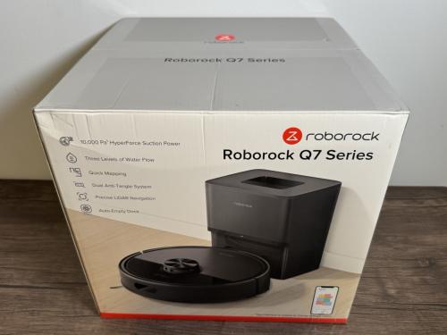 New Roborock Q7 M5+ Robot Vacuum and Mop with Auto Empty Dock - Black