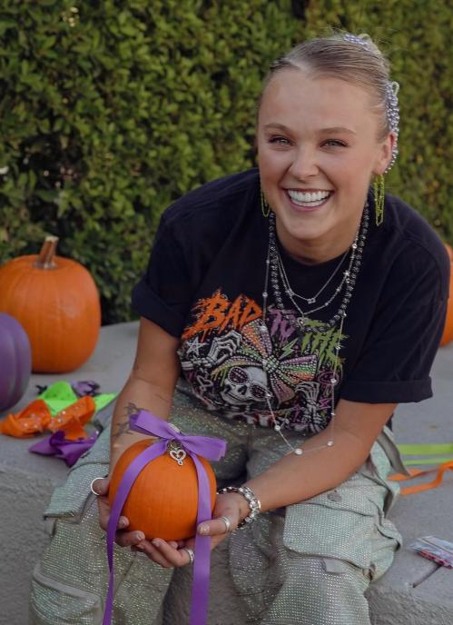 JoJo Siwa's Timeline Photos