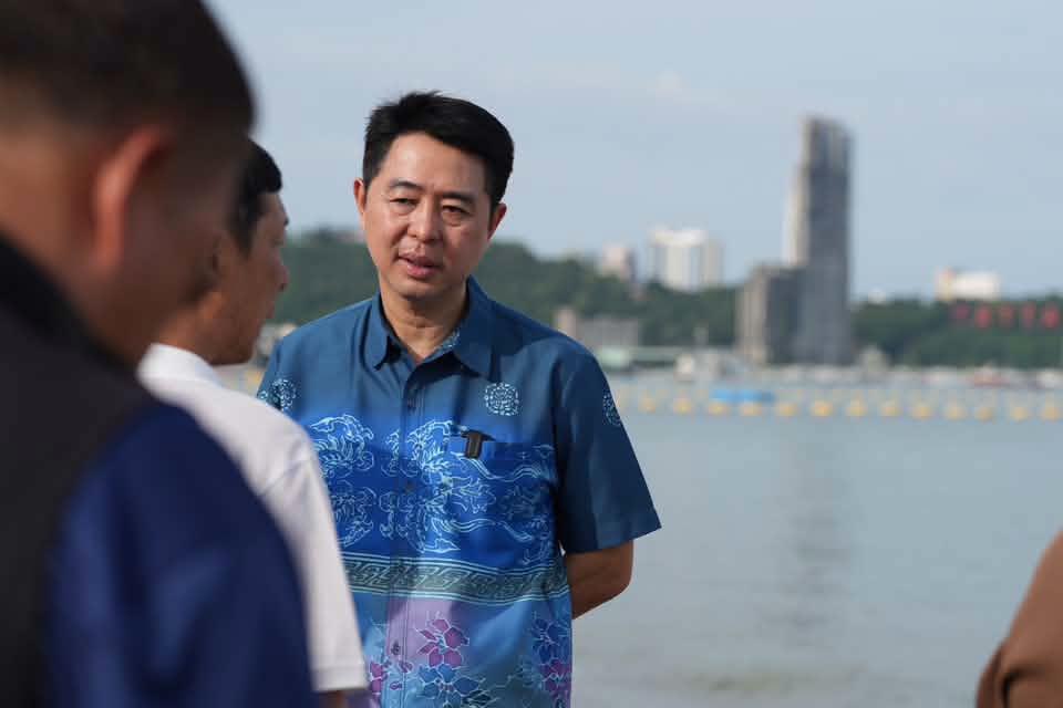 ใครอยู่แถวนั้นบ้าง เร่งฟื้นชายหาด!