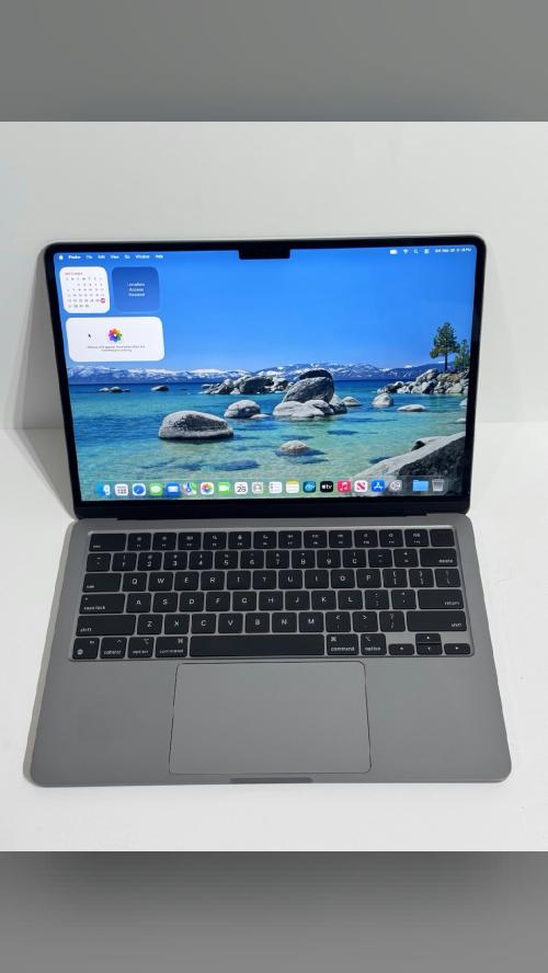 チェックしてみて Apple MacBook Air 13.6" 2022 Apple M2 Space Gray 8GB RAM…