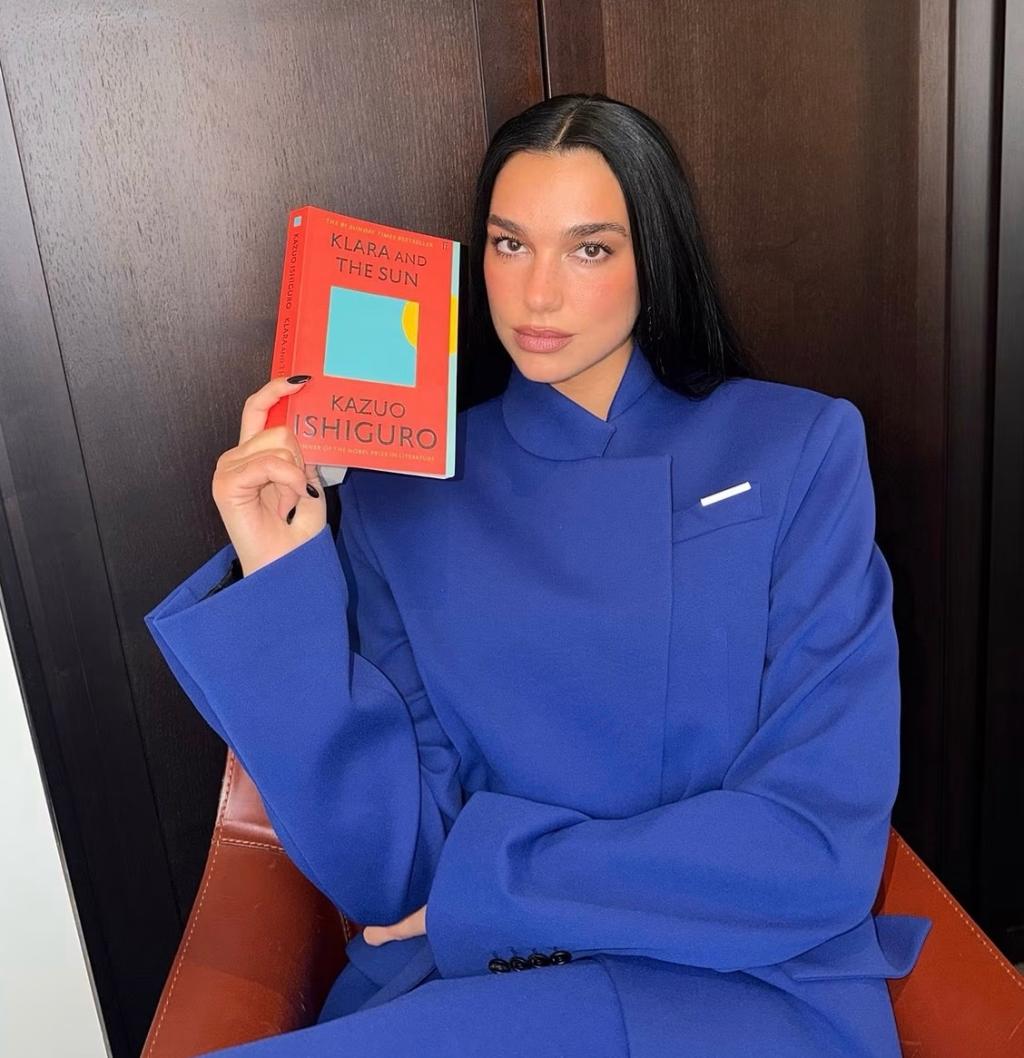 Photo by DUA LIPA