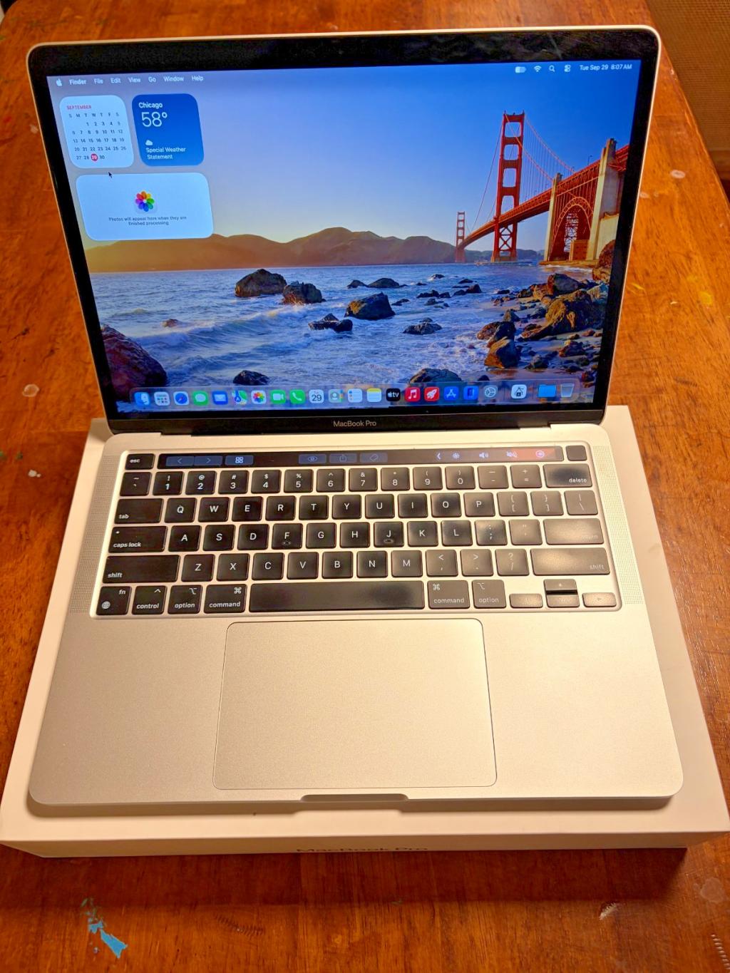 2020 Apple MacBook Pro 13.3" M1 8C GPU 3.2GHz 8GB RAM 256GB SSD A2338