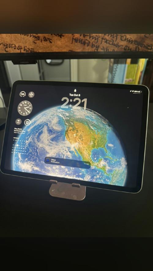 spotted this one 👀 iPad Pro 11-inch 128gb Space gray $575.00 · Used…