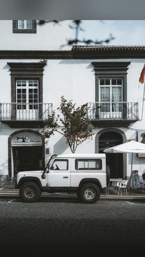 send this to your car group chat 2022 Land Rover Defender 📷 Ihor…